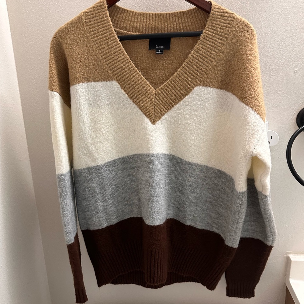 Lumiere V-Neck Colorblock Sweater in Camel, Cream, Gray & Brown